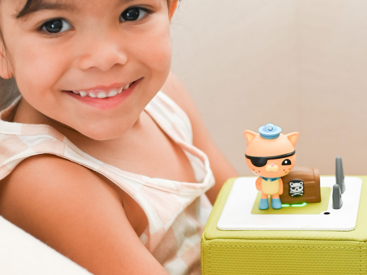 Child Playing With Octonauts: Kwazii Tonie