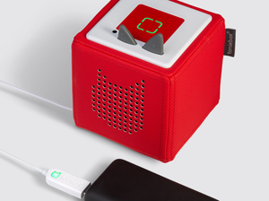 USB Toniebox Charging Cable connected to Toniebox 1
